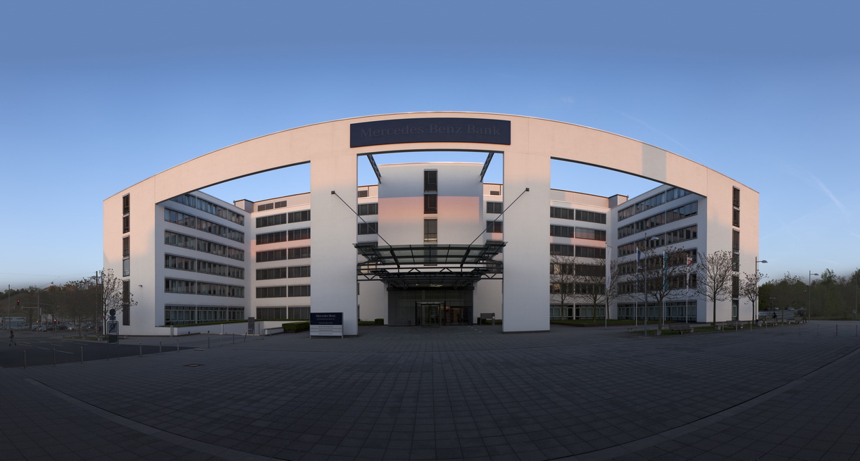 Gebäude der Mercedes-Benz-Bank Stuttgart #2