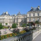 Gebäude im Park/ wie im Paradies