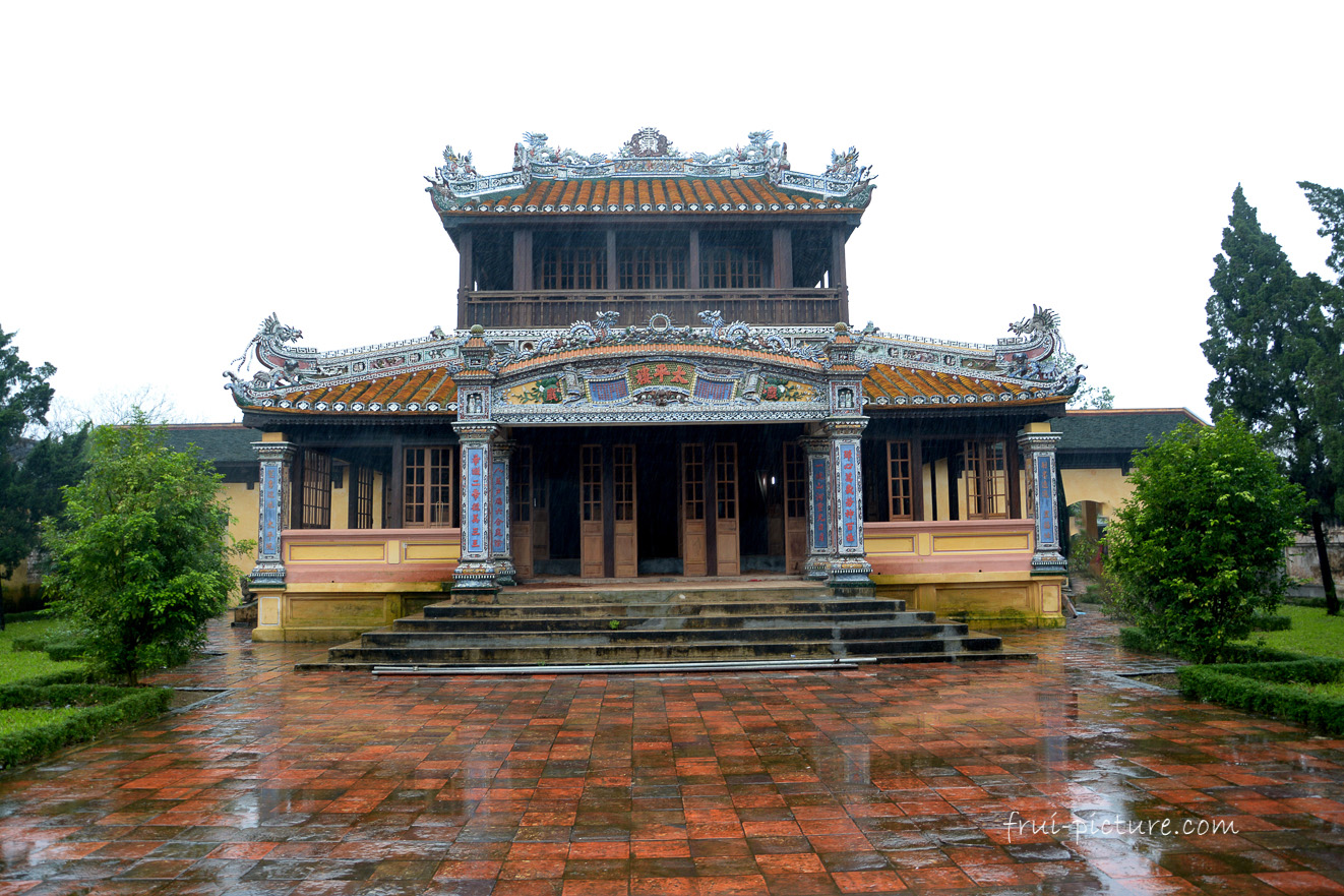 Gebäude in der Anlage vom Kaiserpalast in Hue (Vietnam)