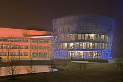 Gebäude in Köln bei Nacht