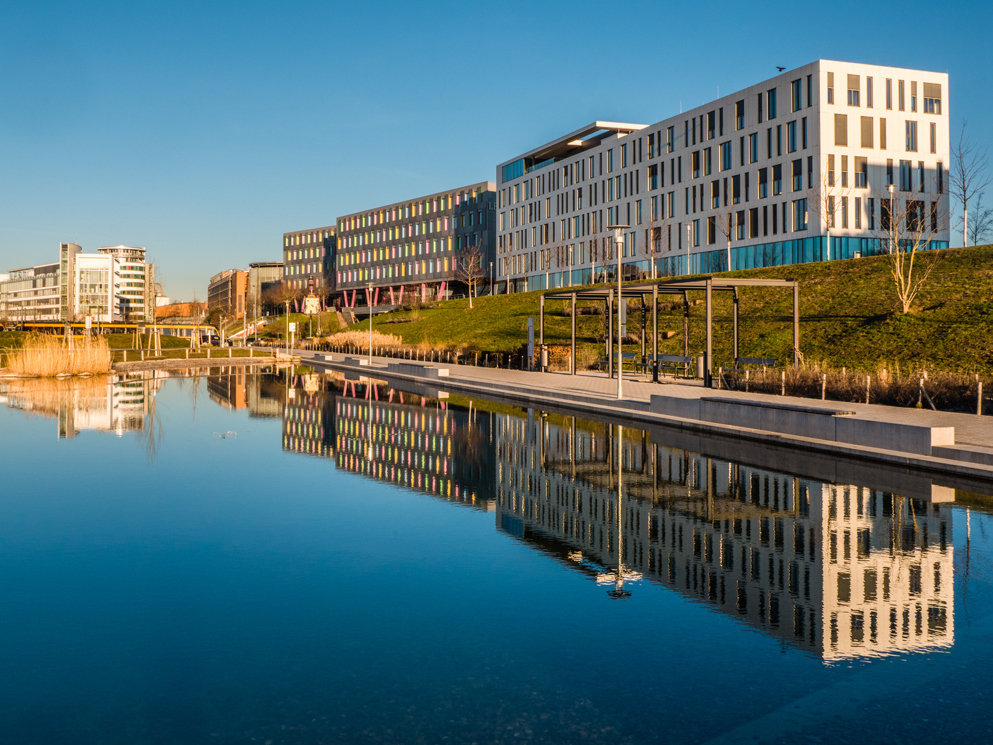 Gebäude-Spiegelung 02