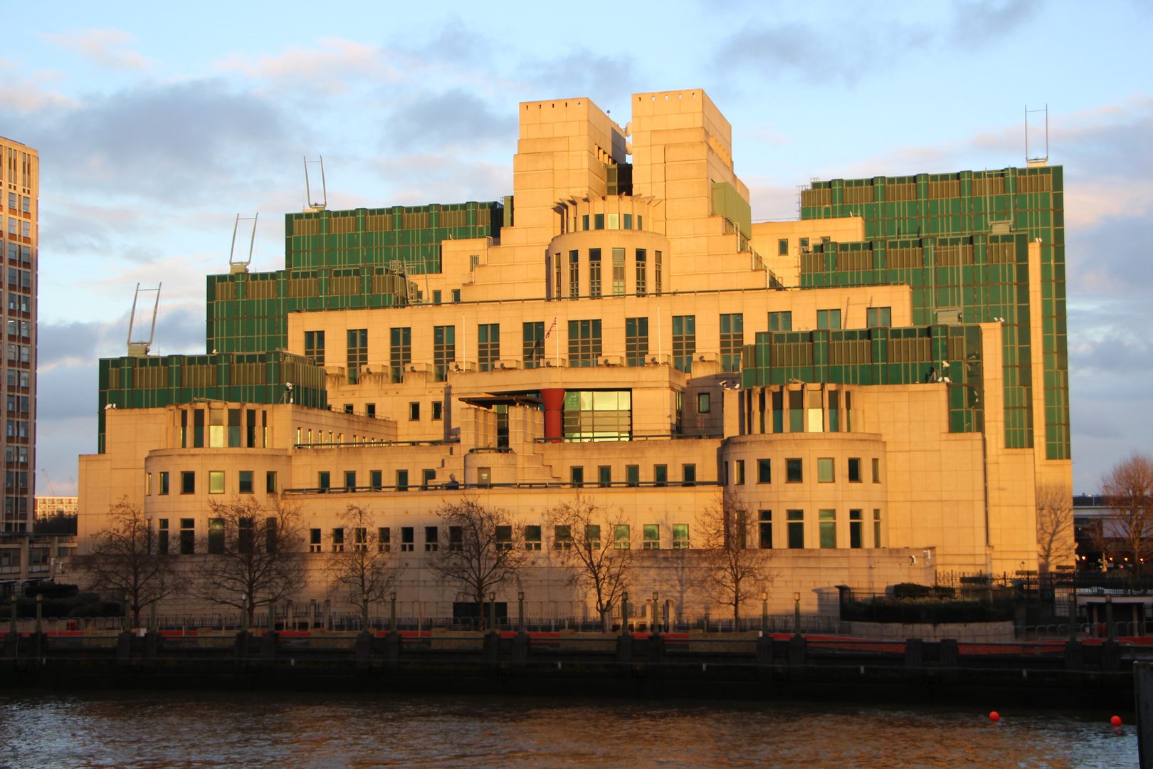 Gebäude vom Geheimdienst  MI 6 in London
