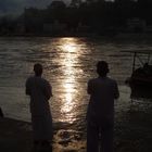 Gebet am Ganges in Rishikesh