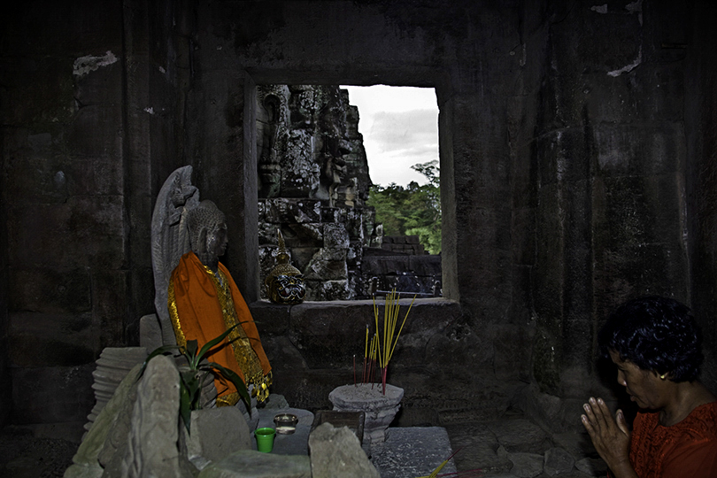 Gebet (Bayontempel, Angkor, Siem Reap, Kambodscha)