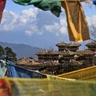 Gebetsfahnen am Dochu-La Pass, Bhutan 