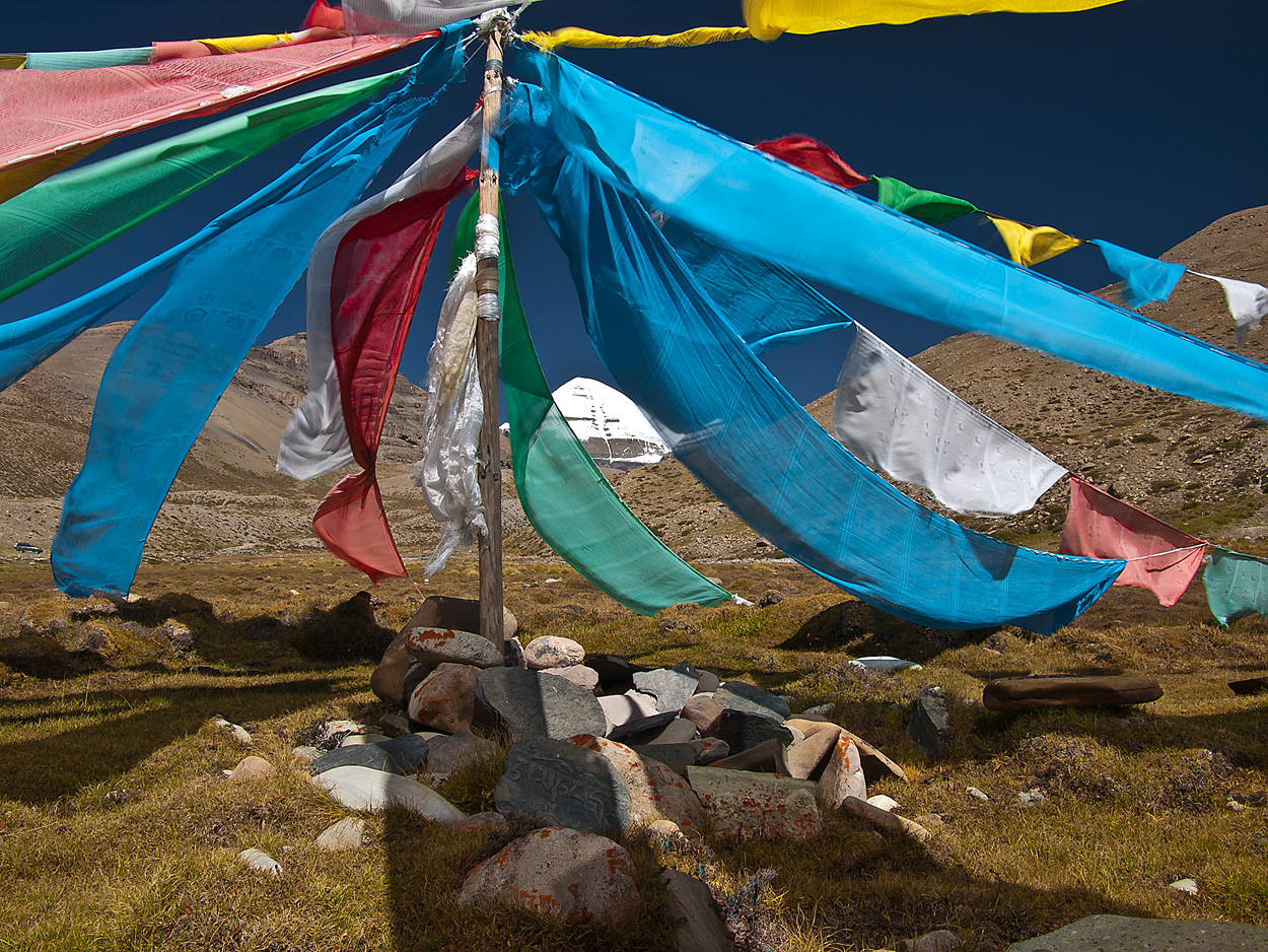 Gebetsfahnen im Wind am Mt. Kailash