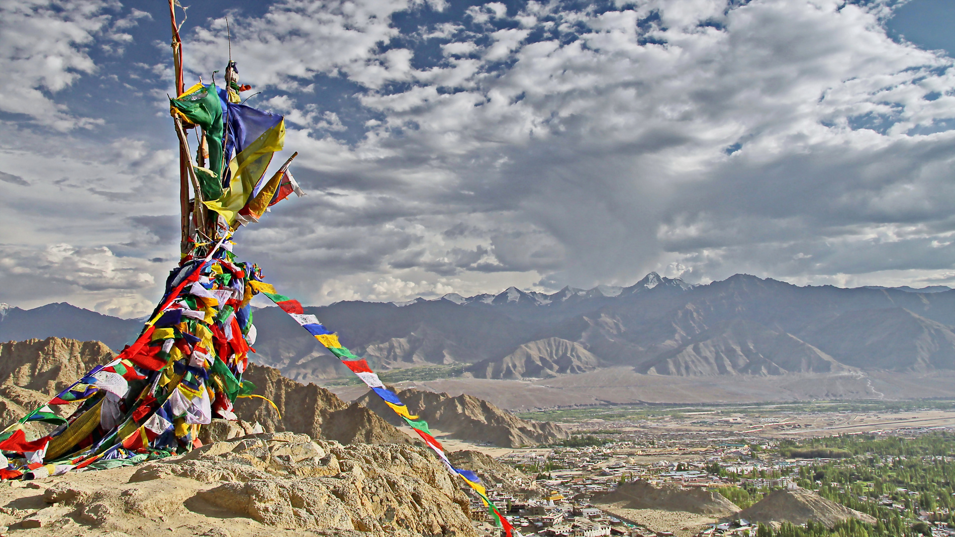 Gebetsfahnen in Ladakh