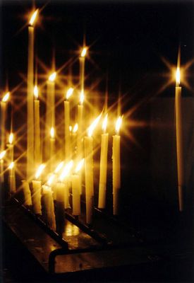 Gebetskerzen in Kathedrale von Rouen