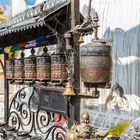 Gebetsmühlen am Rande der Swayambhunath Stupa