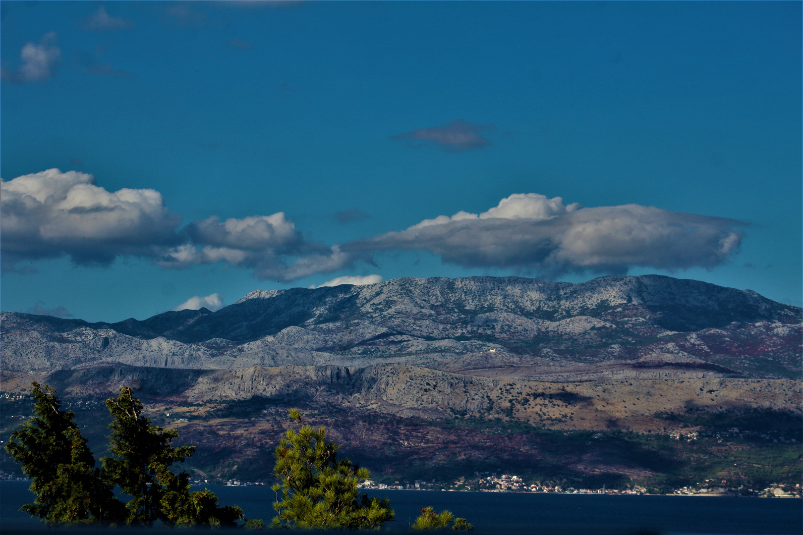 Gebirge der Himmel und das Meer