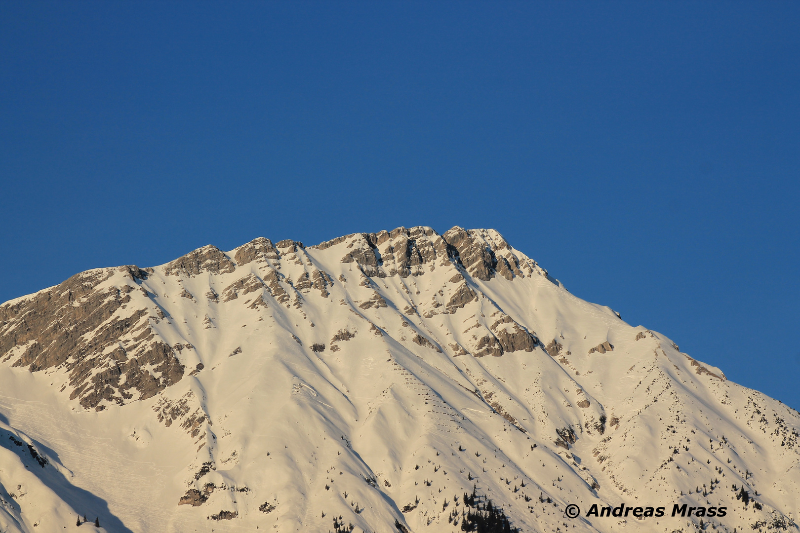 Gebirge im Schnee