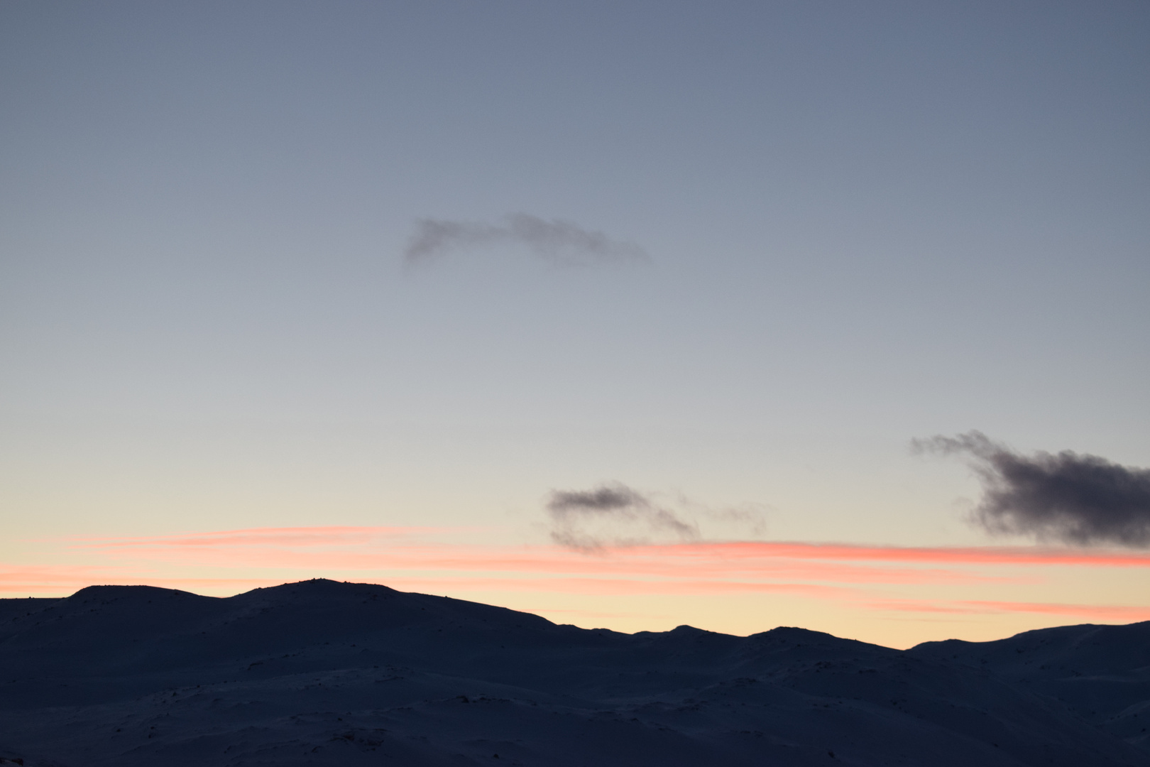 Gebirge mitt Schnee