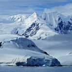 Gebirgspanorama in der Antarktis