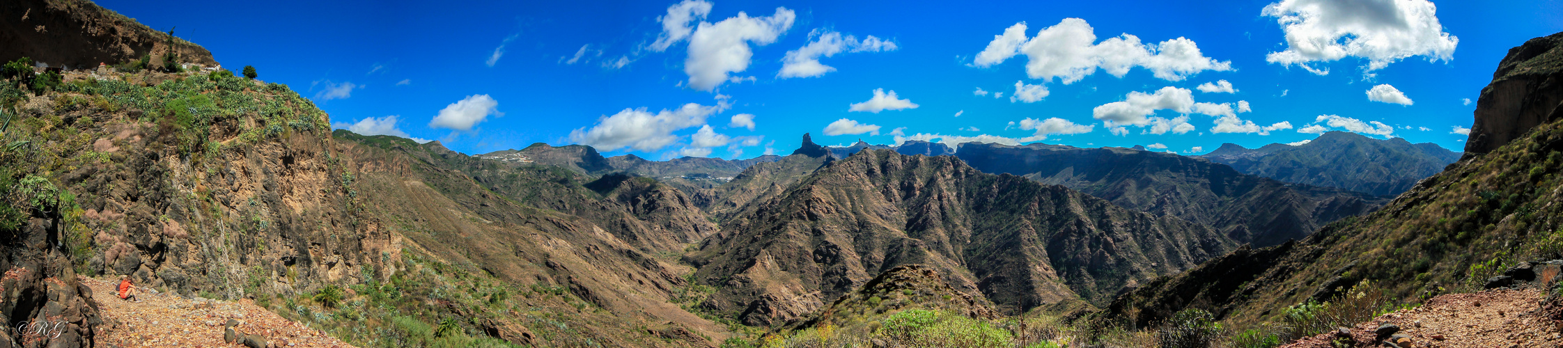 Gebirgszug mit dem Roque Nublo auf Gran Canaria Panorama