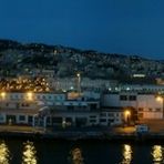 Gebogener Hafen bei Nacht - Genua-