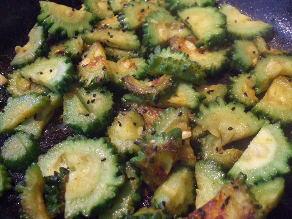 gebratene Bittermelone / fried bitter Gourd / Karela