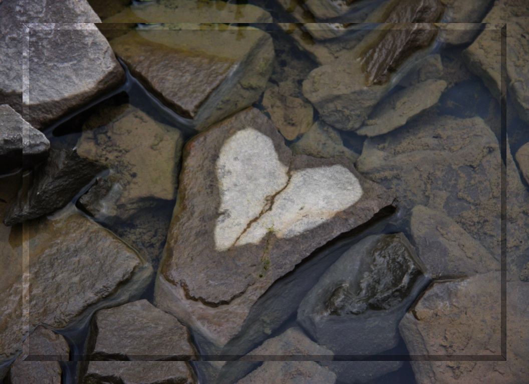 Gebrochenes Herz Foto Bild Sonstiges Steine Mineralien Bilder 2 Bilder Auf Fotocommunity