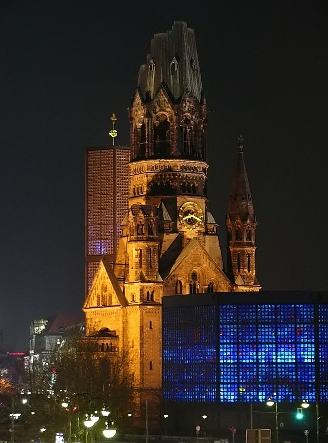 Gedächniskirche Berlin bei Nacht