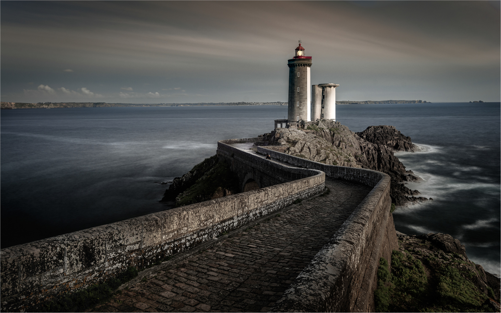 — gedankenversunken —