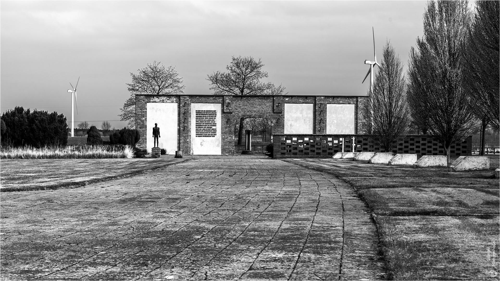 Gedenkstätte Feldscheune Isenschnibbe