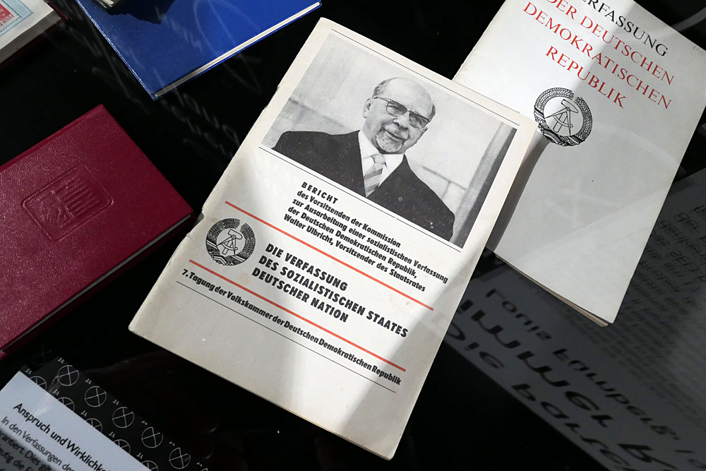 Gedenkstätte Point Alpha: Verfassung der DDR