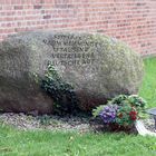 Gedenkstein vor der Memminger Stadthalle