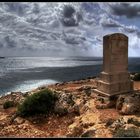 Gedenkstein zwischen den Tempeln Hagar Qim & Mnajdra-Malta  -Ö-