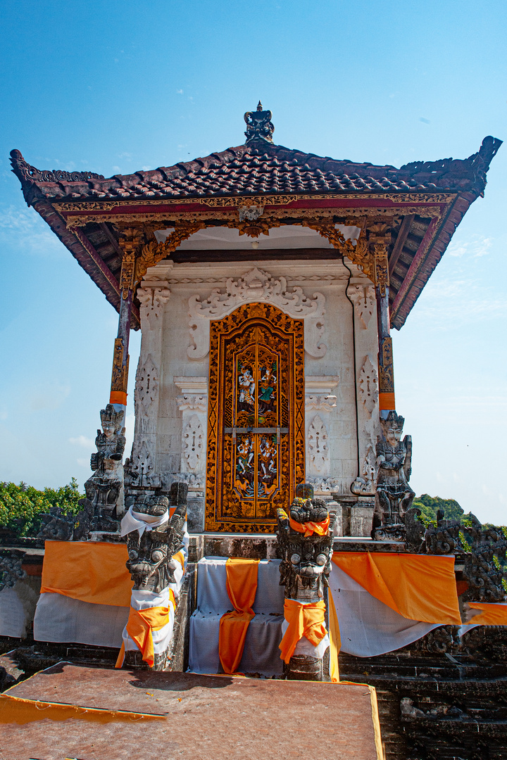 Gedong building in Pura Paluang