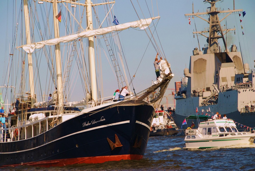 Gedränge im Hamburger Hafen