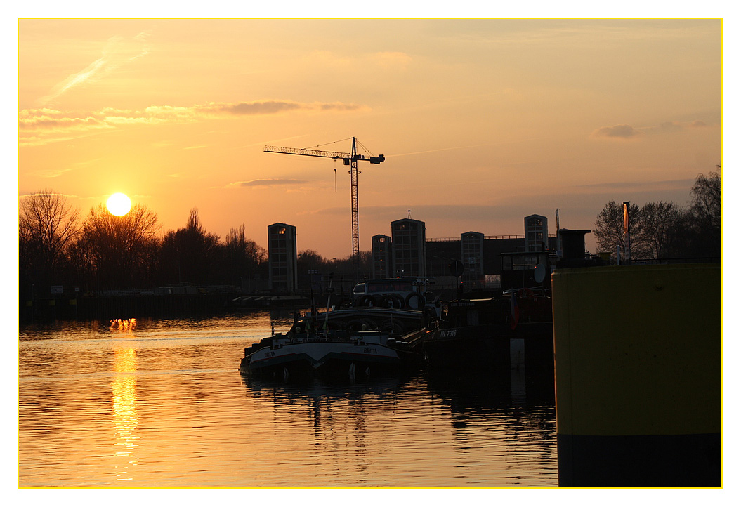 Geesthacht am Schleusenkanal