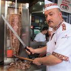 Gefährlich langes Messer. Einen Döner bitte.