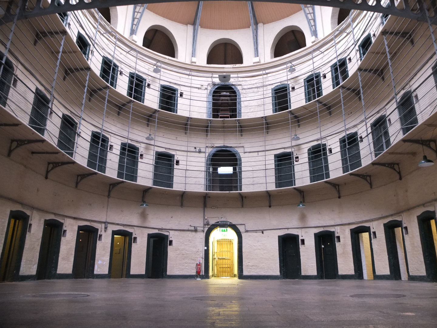 gefängnis Foto & Bild architektur, the city, motive Bilder auf