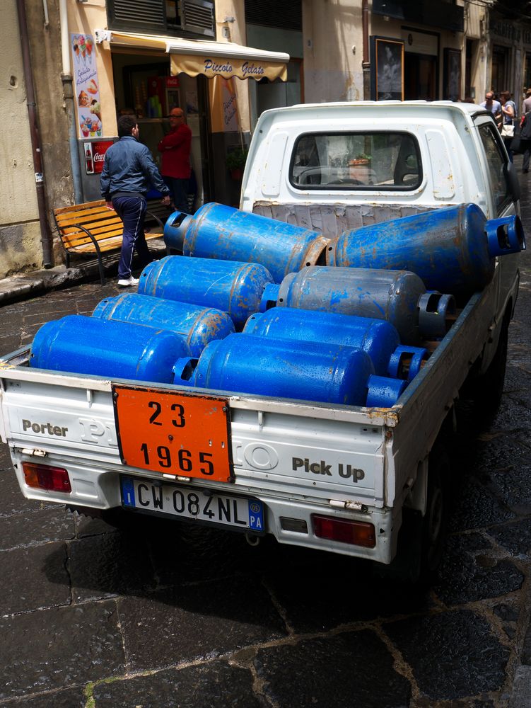 Gefahrgut-Transport auf sizilianische Art