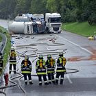 Gefahrguttransporter auf der Seite