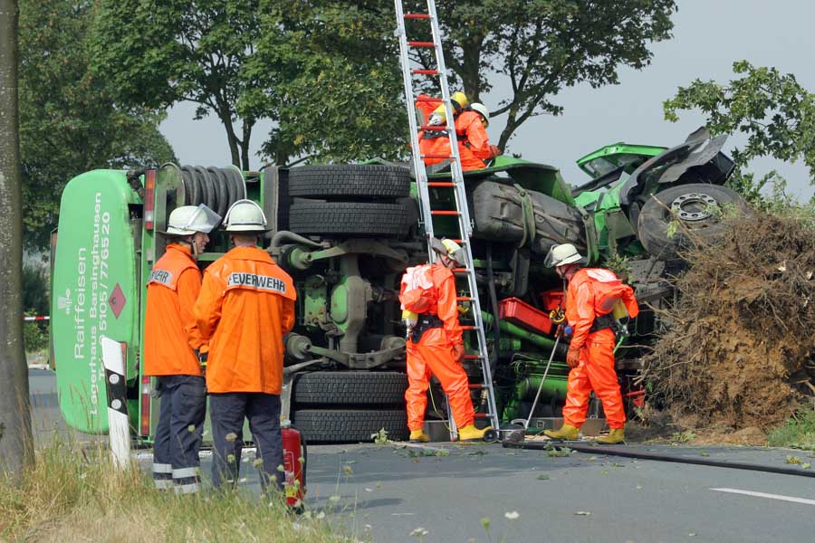 Gefahrgutunfall - umgekippter Tanklastzug