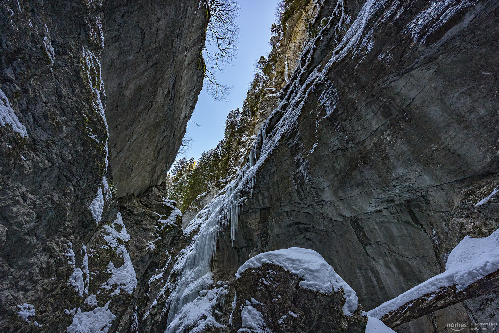 Gefrorene Klamm