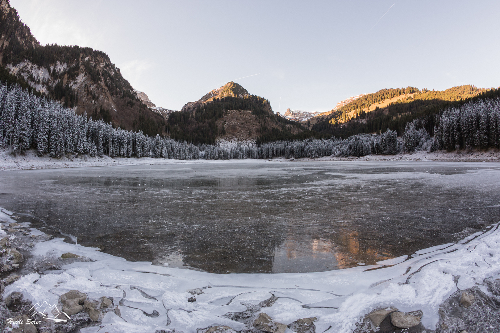 gefrorener Voralpsee