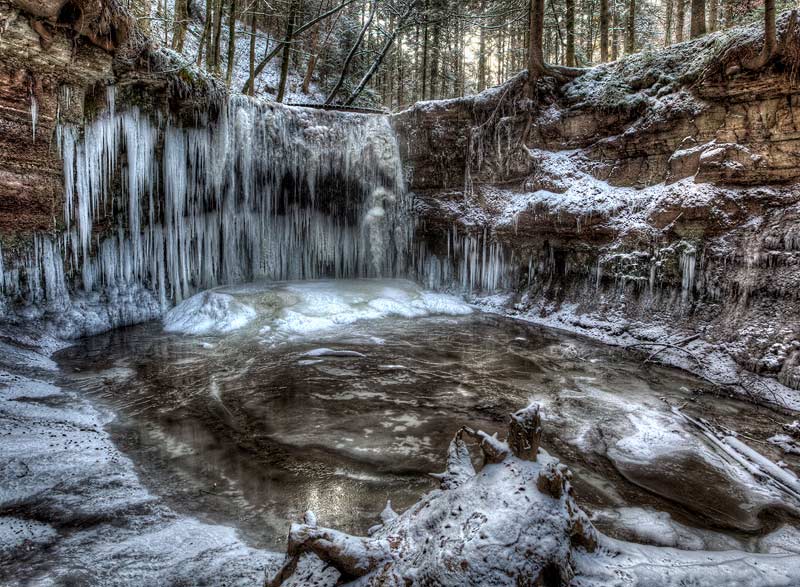 Gefrorener Wasserfall