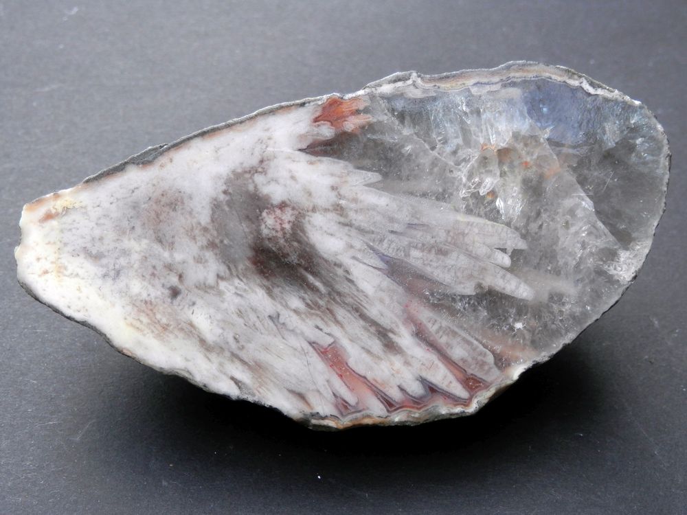 Gefüllte Geode aus dem Steinbruch Setz