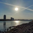 Gegen Abend am Rhein