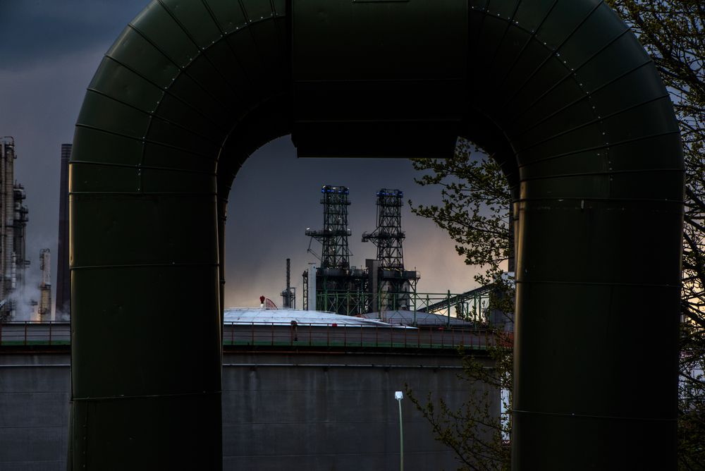 Gegen Abend ein Blick auf Industrieanlagen im Pott