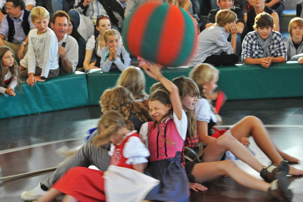 Gegen Ball und Seil