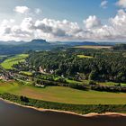 Gegen die Sonne der Blick elbaufwärts mit dem Lilienstein und...