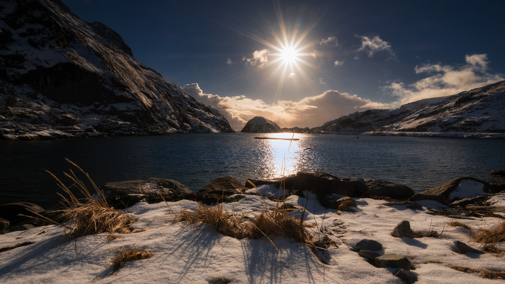 Gegenlicht im Fjord