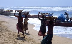 Gegenlichtaufnahme am Strand von Puri