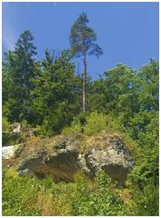 Gegenüber der Teufelshöhle