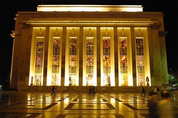 Gegenüber vom Eiffeltum ;o)