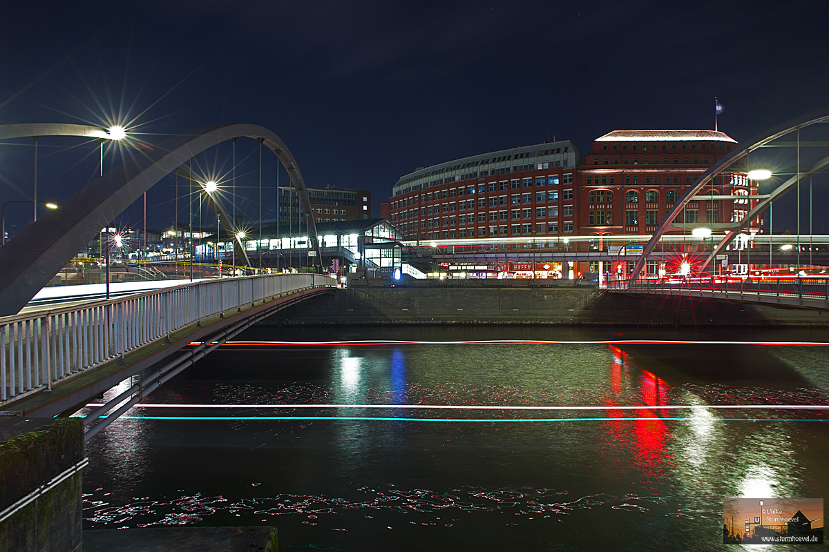 Gegenverkehr auf dem Zollkanal