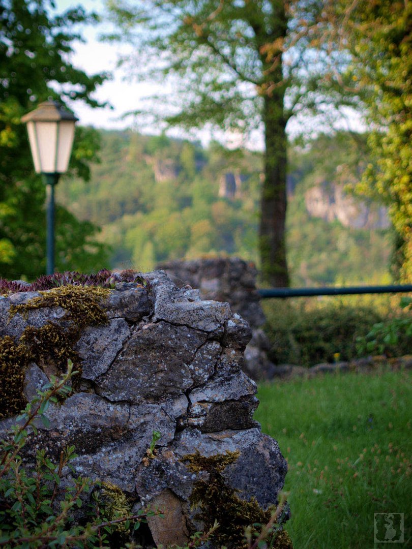 Geheimnisse im alten Stein