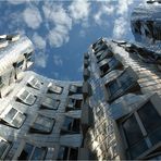 Gehry-Bau im Medienhafen von Düsseldorf